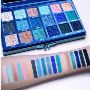 Jeffree Star Blue Blood eyeshadow palette